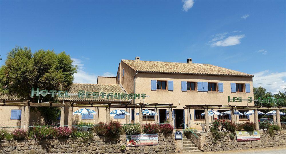 Hotel Restaurant Les 3 Chenes Fréjus Exterior foto
