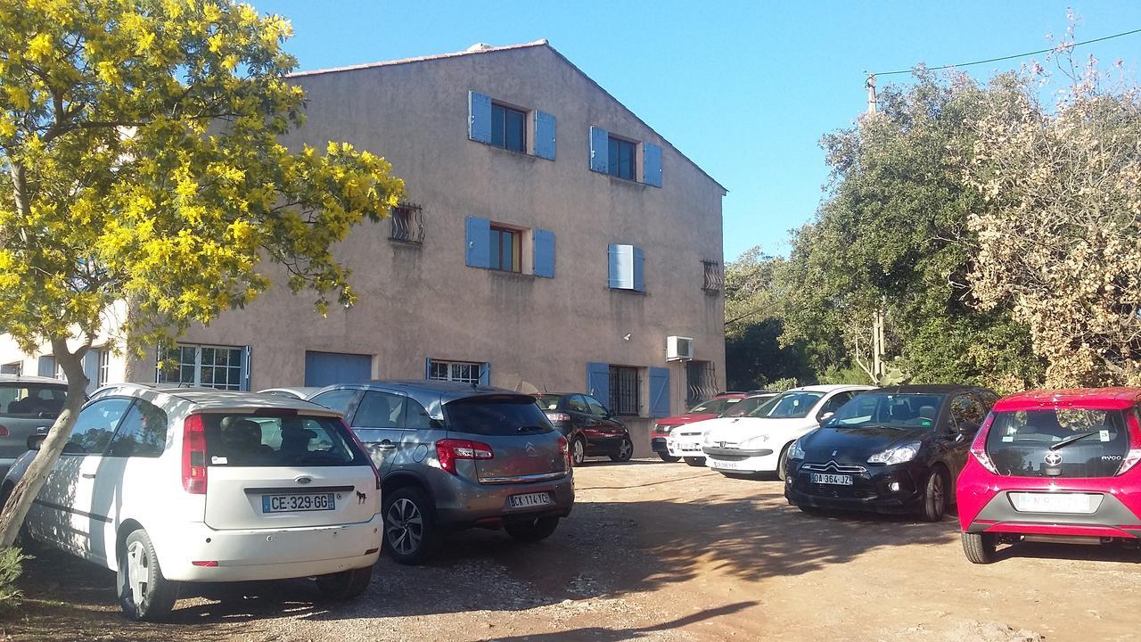 Hotel Restaurant Les 3 Chenes Fréjus Exterior foto